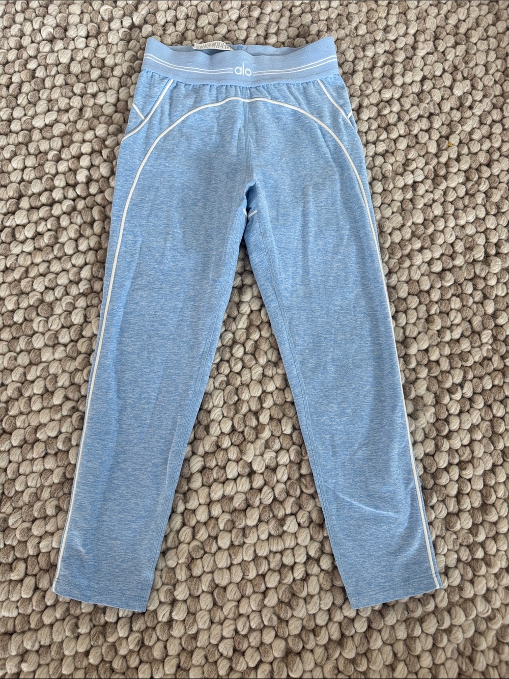 ALO Yoga Light Blue Leggings with White Piping - 20” inseam